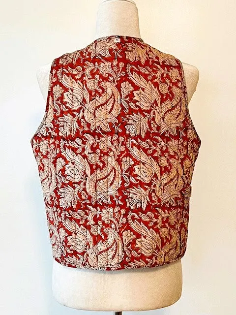 Fully Reversible Quilted Fashion Vest With Piping and Tie. Black and Red