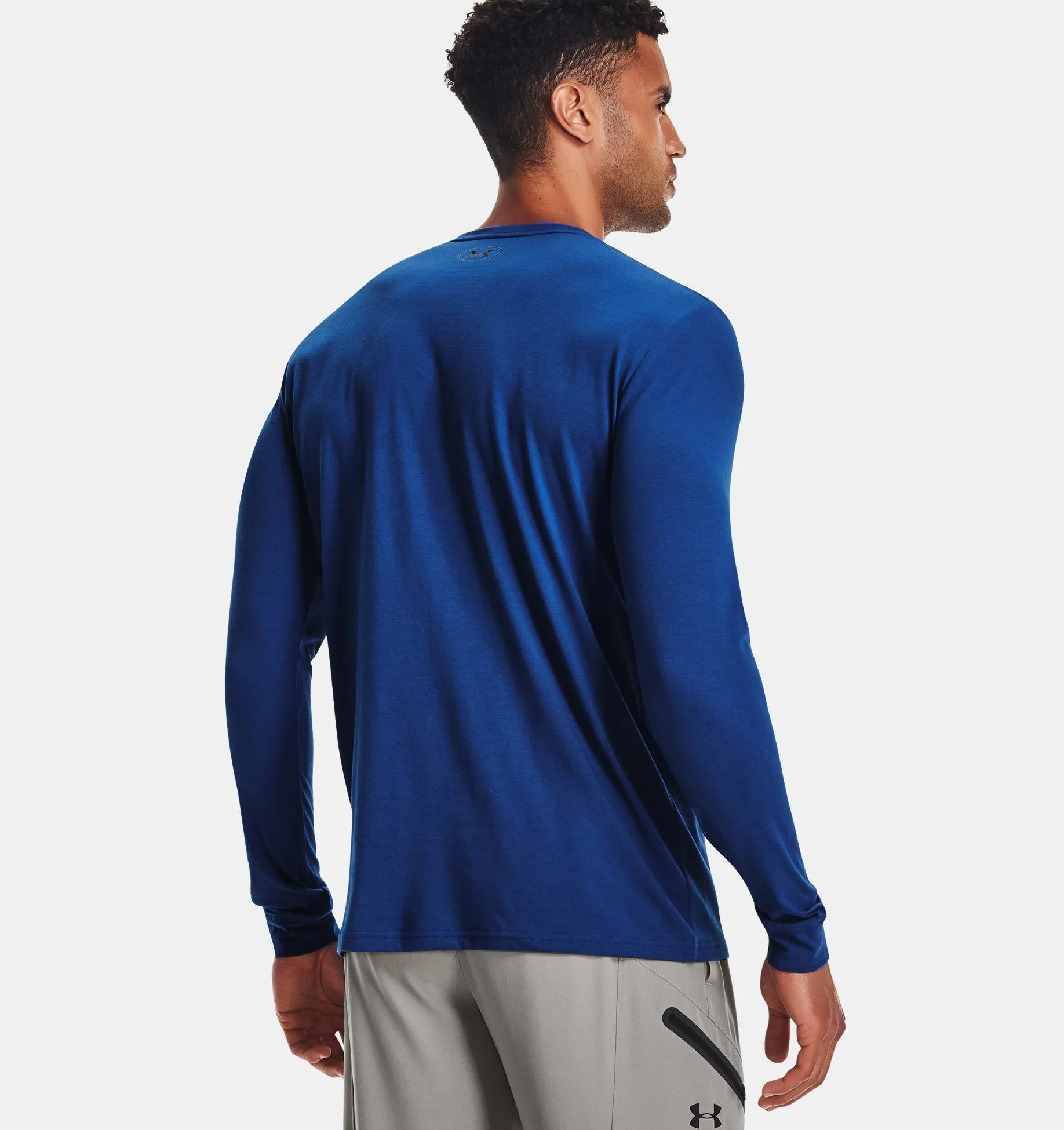 UNDER ARMOUR MEN'S LEFT CHEST LOGO LONG SLEEVE TEE